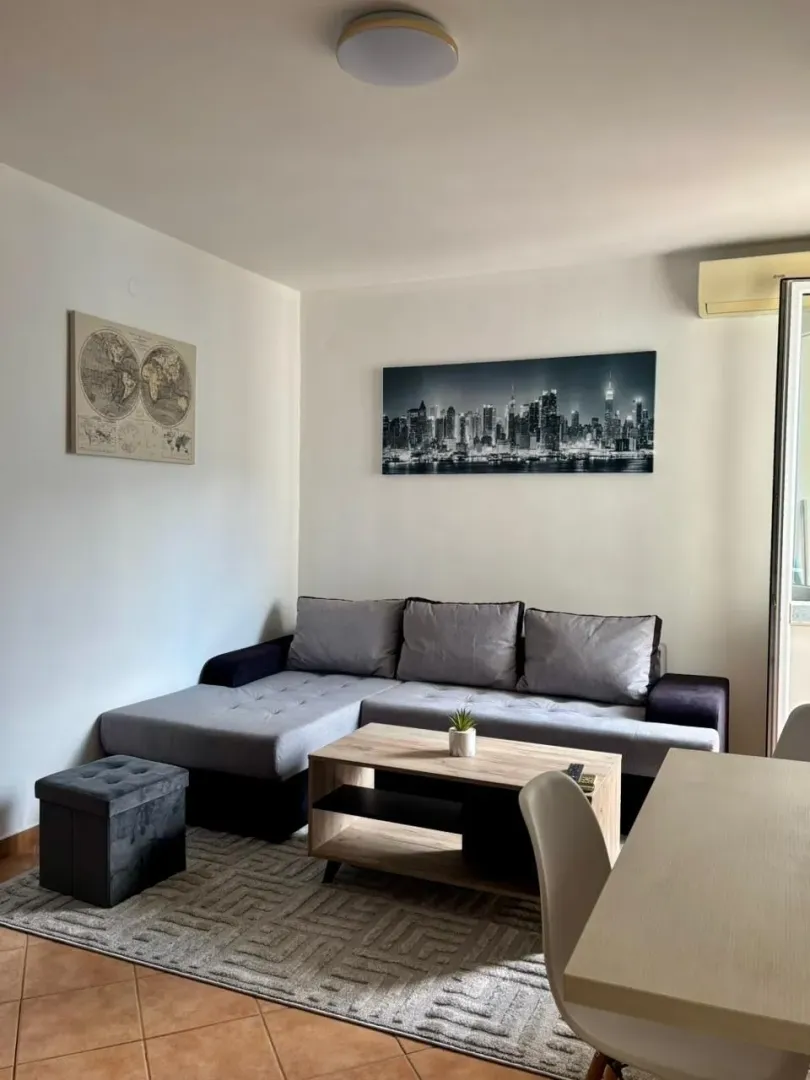Rent, one bedroom apartment, 35m², Risan, Kotor