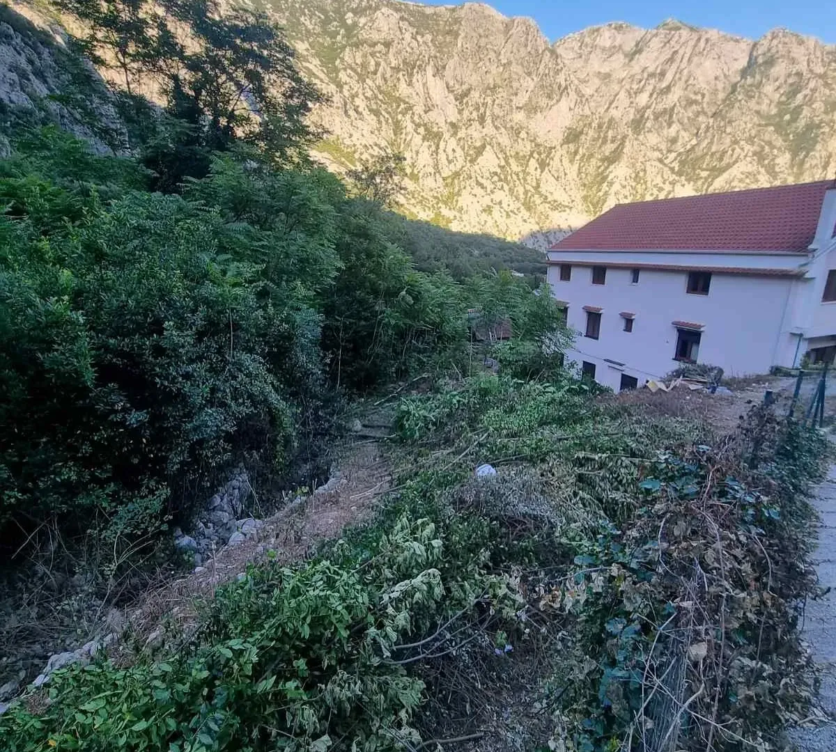 Prodaja, plac, 503m², Kotor, Crna Gora