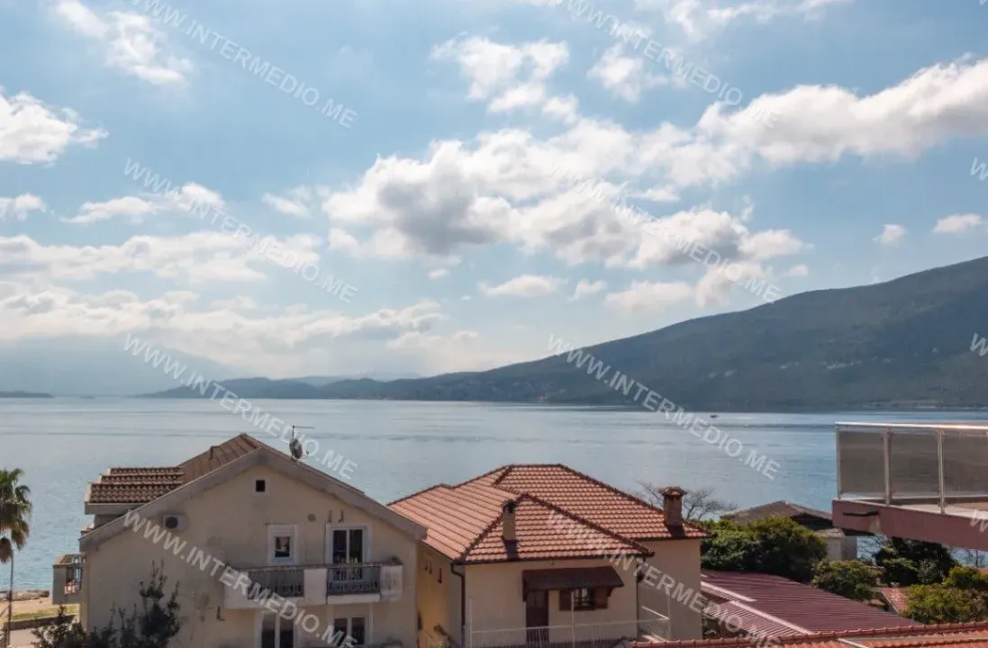 Prodaja, dvosoban stan, 109m², Đenovići, Herceg Novi