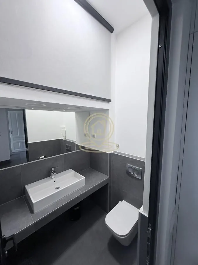 Rent, office space, 180m², Vračar Sve Podlokacije, Beograd