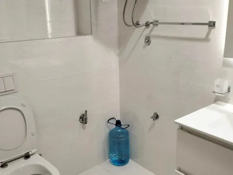 Izdavanje, dvosoban stan, 69m², Master Kvart, Podgorica - image 2