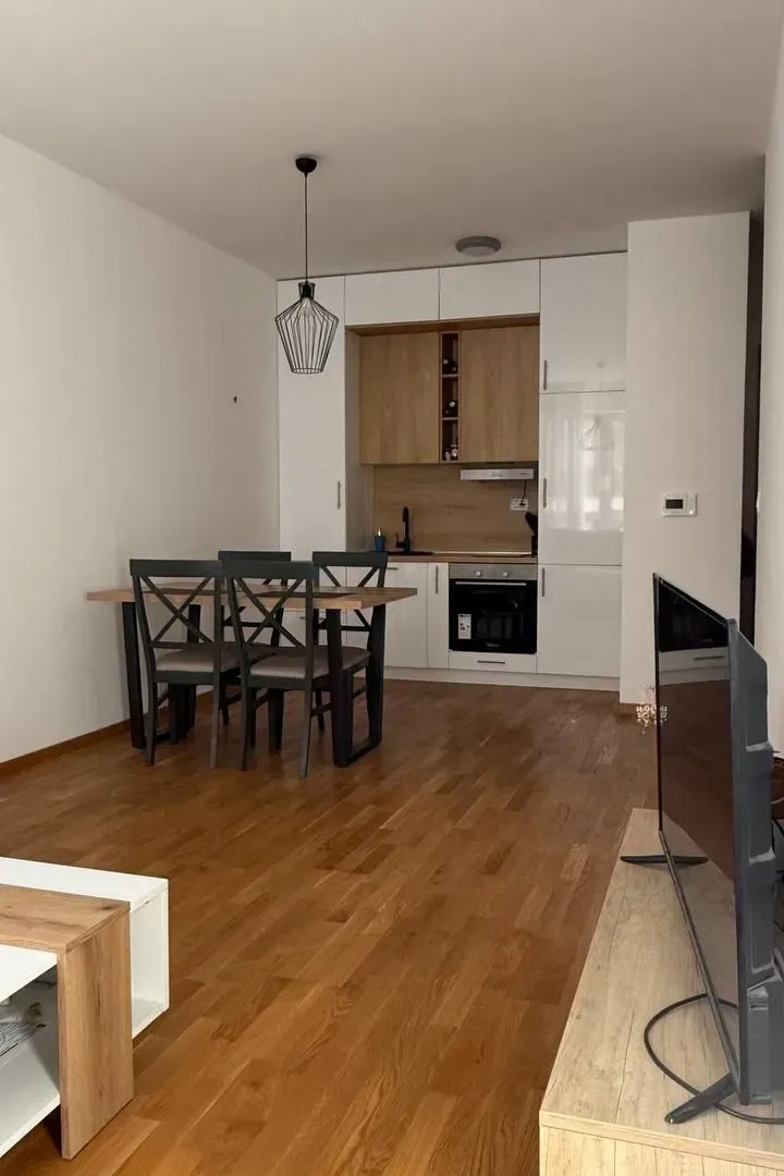 Rent, one bedroom apartment, 45m², Bečići, Budva
