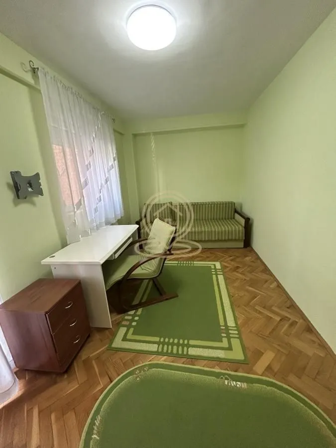 Izdavanje, trosoban stan, 76m², Centar, Novi Sad