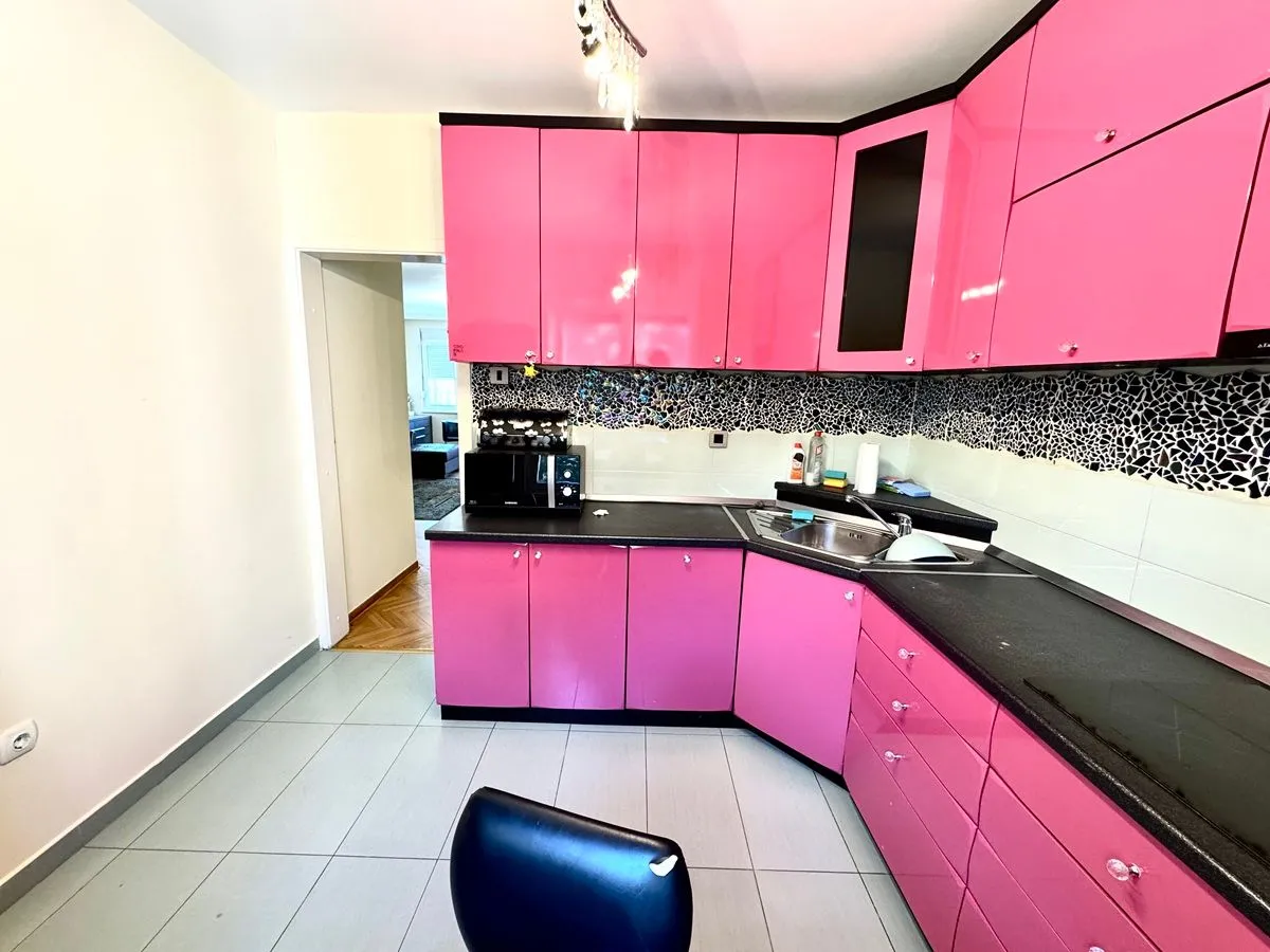 Izdavanje, dvosoban stan, 60m², Autokomanda, Voždovac Sve Podlokacije