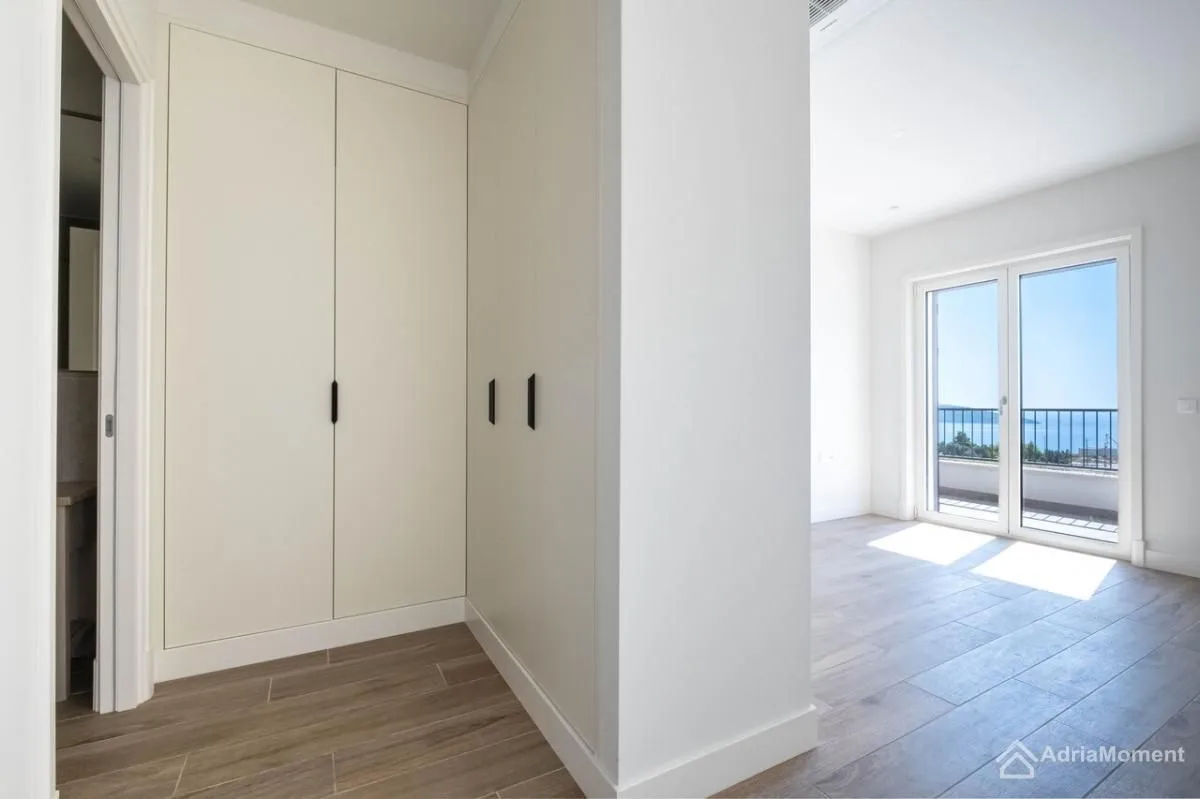 Prodaja, dvosoban stan, 93m², Radovići, Tivat
