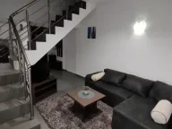 Izdavanje, dvosoban stan, 70m², Tivat, Crna Gora - image 1