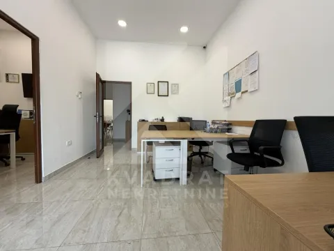 Rent, office space, 84m², Stari Aerodrom, Podgorica - image 3