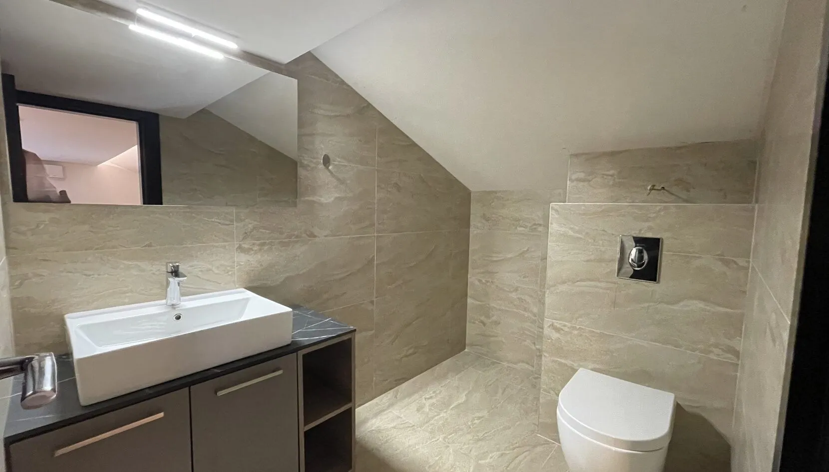 Prodaja, jednosoban stan, 85m², Podkošljun, Budva
