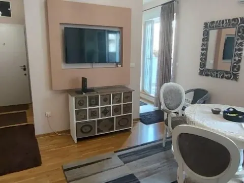 Izdavanje, trosoban stan, 95m², Đeram Pijaca, Beograd - image 3