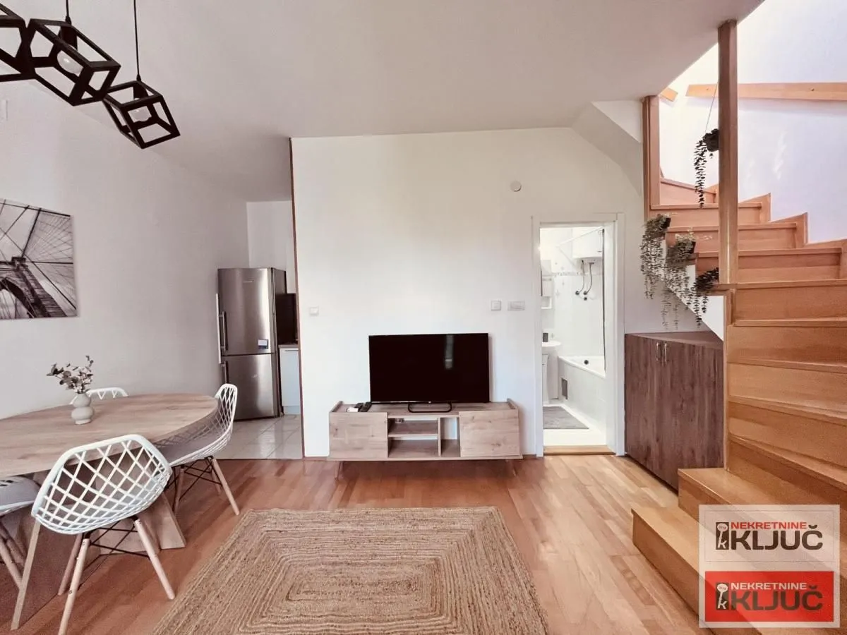 Prodaja, dvosoban stan, 42m², Centar, Novi Sad