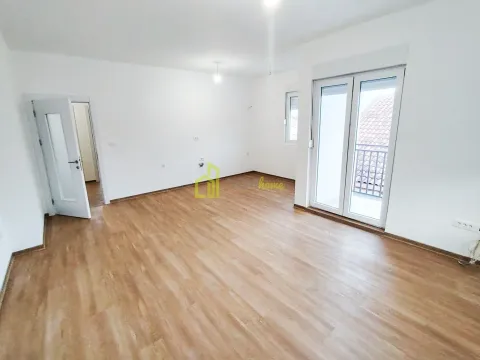 Izdavanje, dvosoban stan, 60m², Zelenika, Podgorica