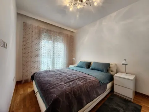 Izdavanje, dvosoban stan, 70m², City Kvart, Podgorica - image 11