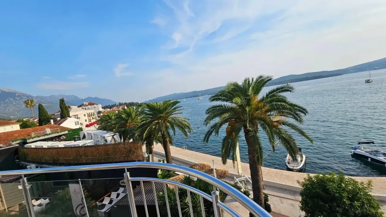 Rent, two bedroom apartment, 80m², Tivat, Crna Gora