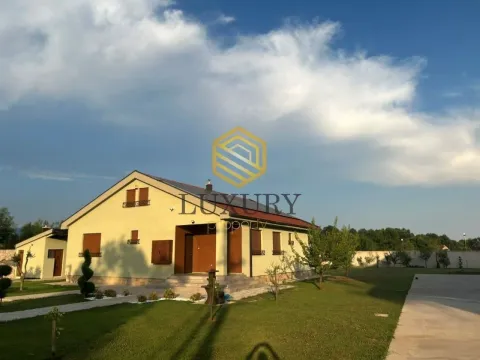 Rent, house, 220m², Ćurilac, Danilovgrad - image 14