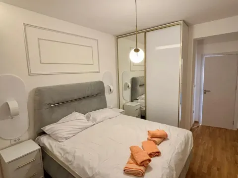 Izdavanje, dvosoban stan, 70m², Lazi, Budva - image 5