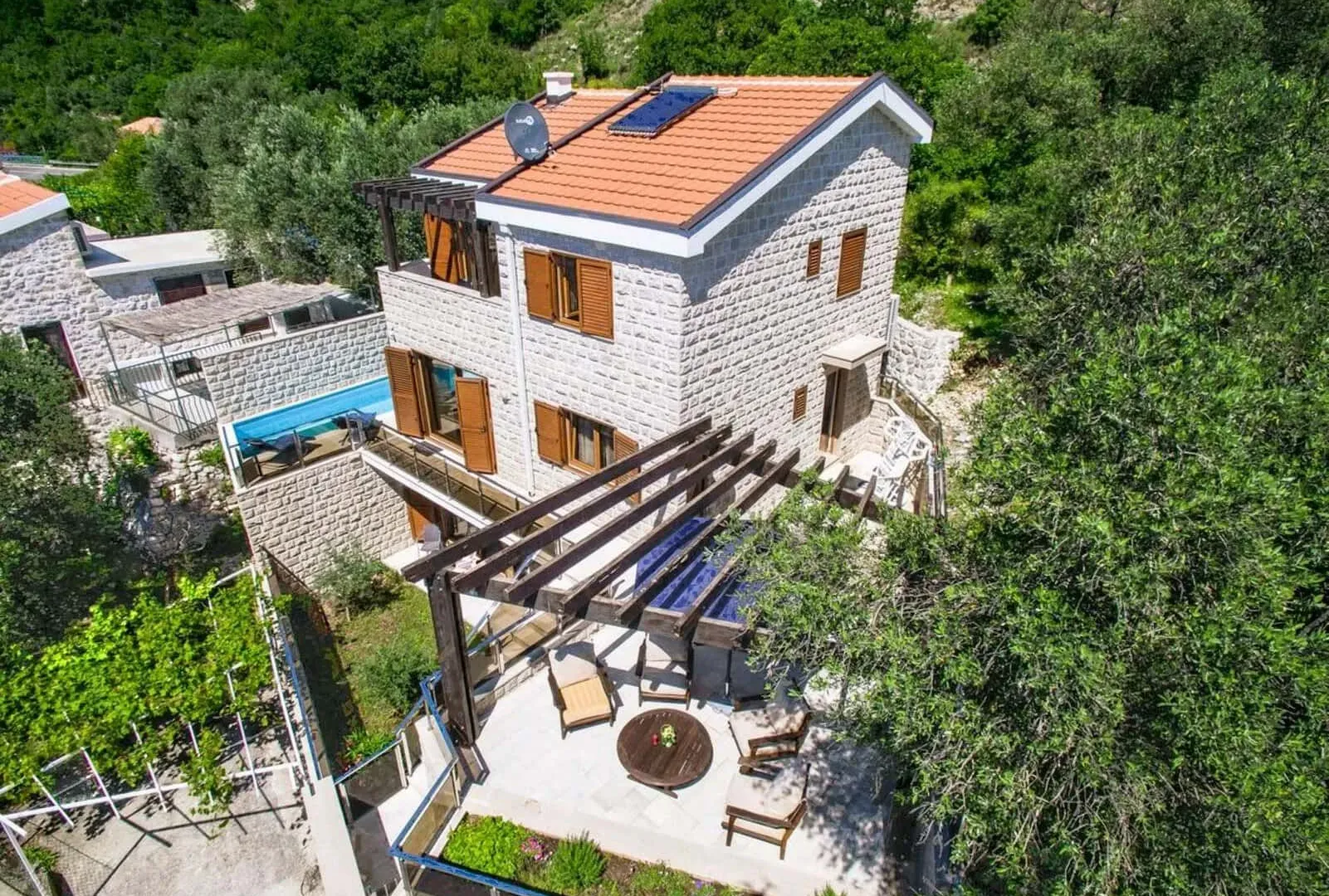 Rent, house, 270m², Rijeka Reževići, Budva