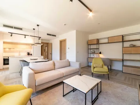 Prodaja, dvosoban stan, 94m², Kotor, Crna Gora - image 3