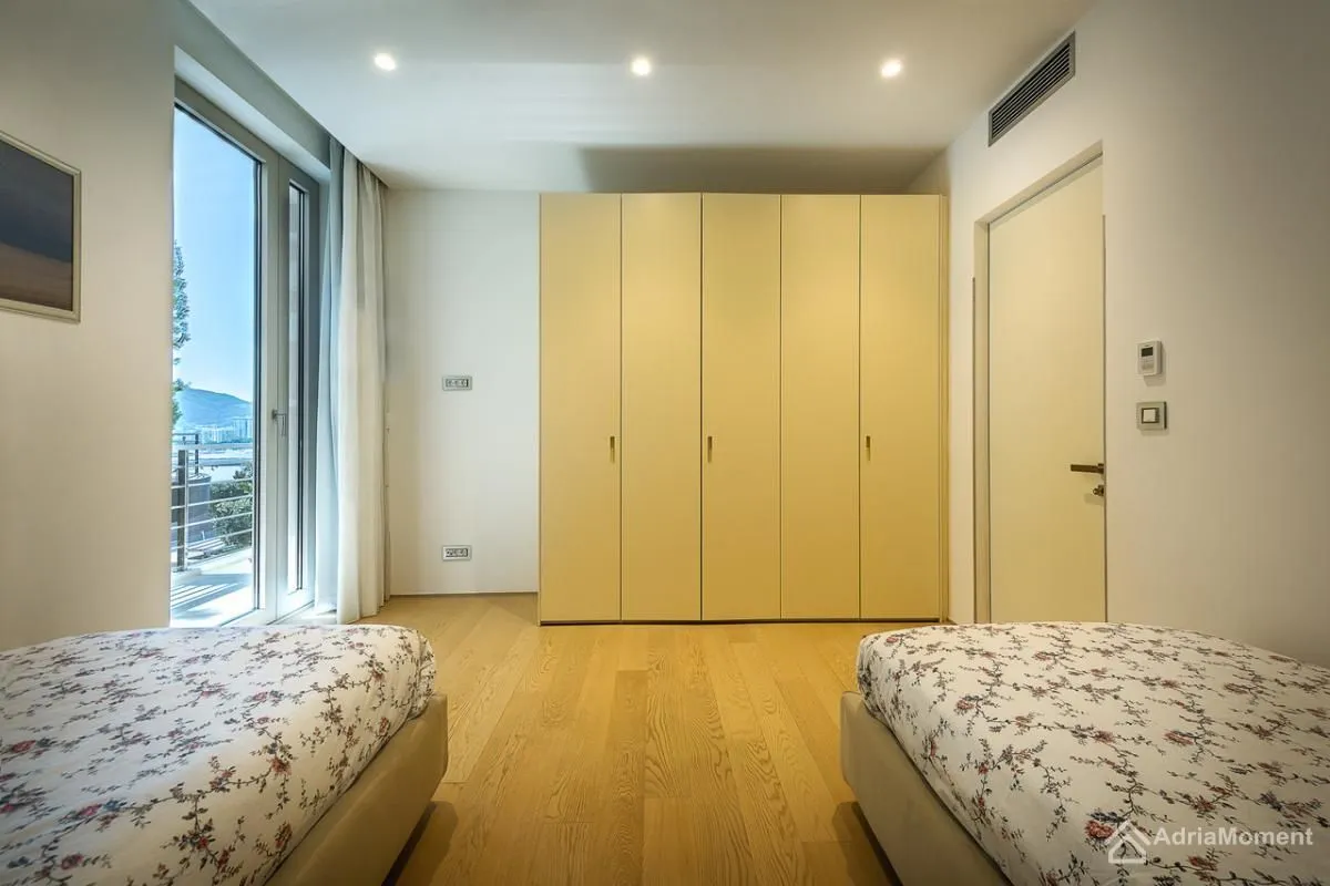 Prodaja, dvosoban stan, 156m², Centar, Budva