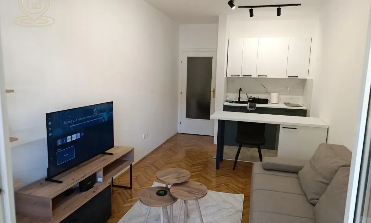 Izdavanje, garsonjera, 29m², Centar, Novi Sad