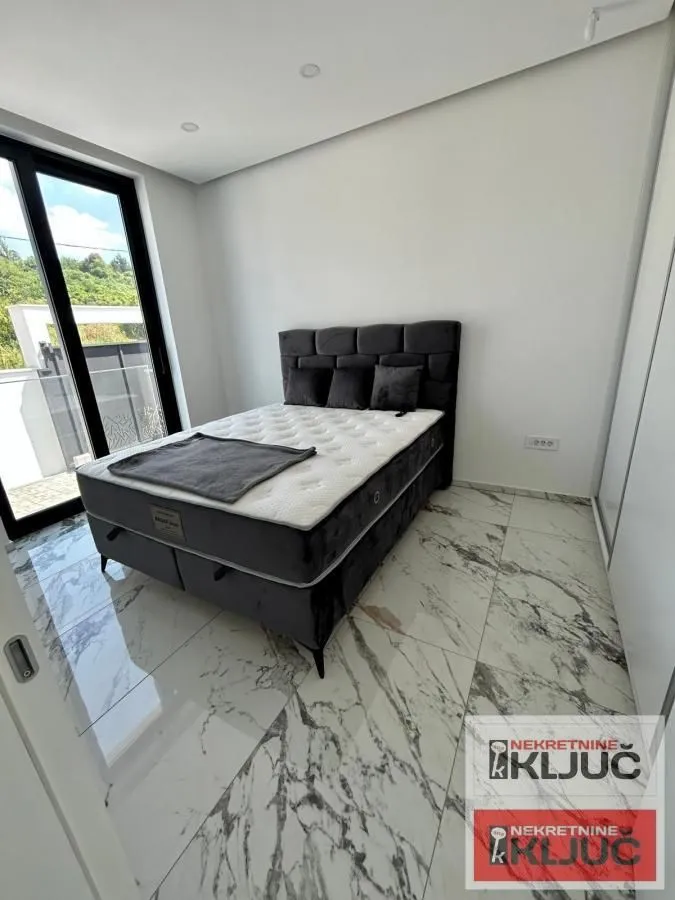 Izdavanje, kuća, 180m², Sremska Kamenica, Petrovaradin