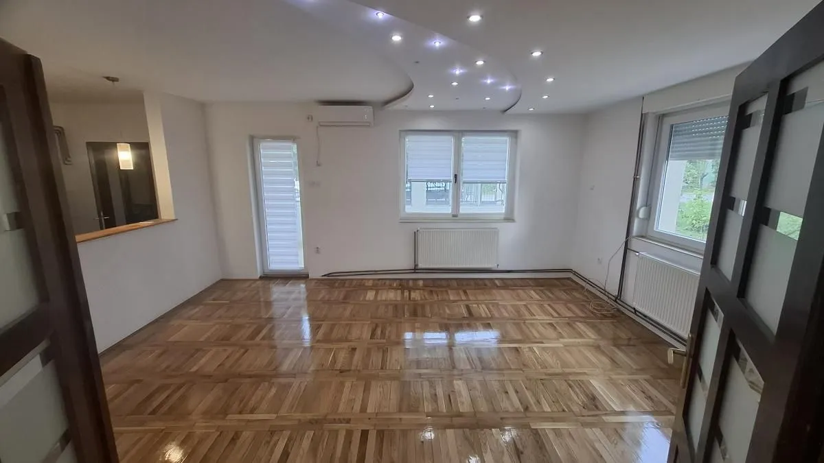 Izdavanje, trosoban stan, 100m², Veternička rampa, Novi Sad Sve Podlokacije