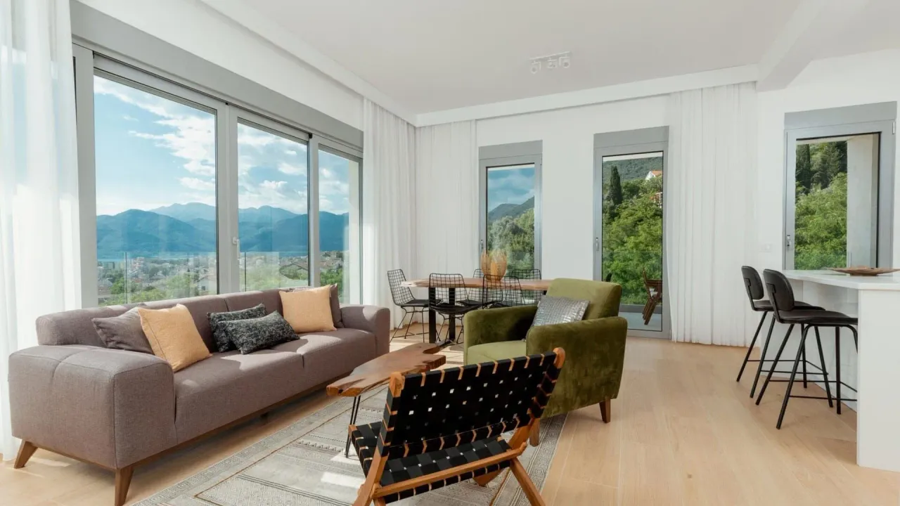 Izdavanje, kuća, 273m², Marići, Tivat