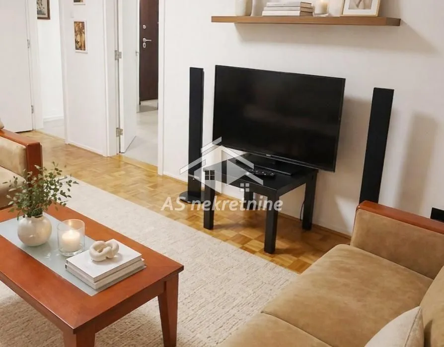 Izdavanje, dvosoban stan, 65m², Slavija, Vračar Sve Podlokacije