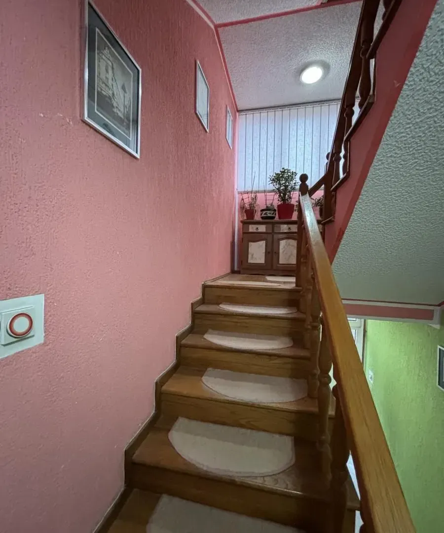 Prodaja, kuća, 274m², Tavrića obori, Jagodina