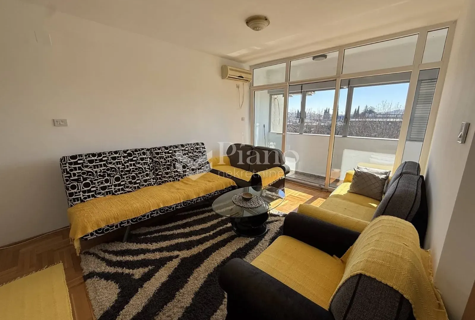 Izdavanje, jednosoban stan, 42m², Podgorica, Crna Gora