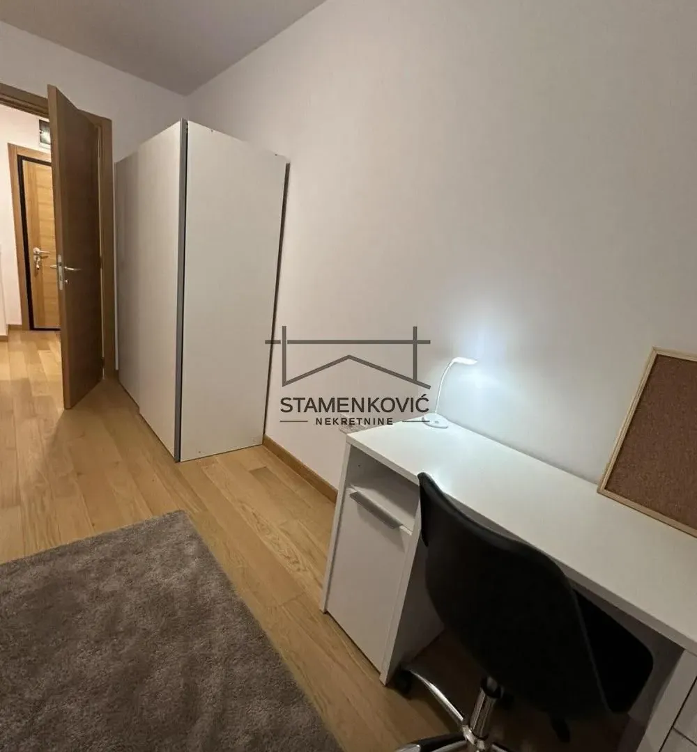Izdavanje, dvosoban stan, 65m², Centar, Novi Sad