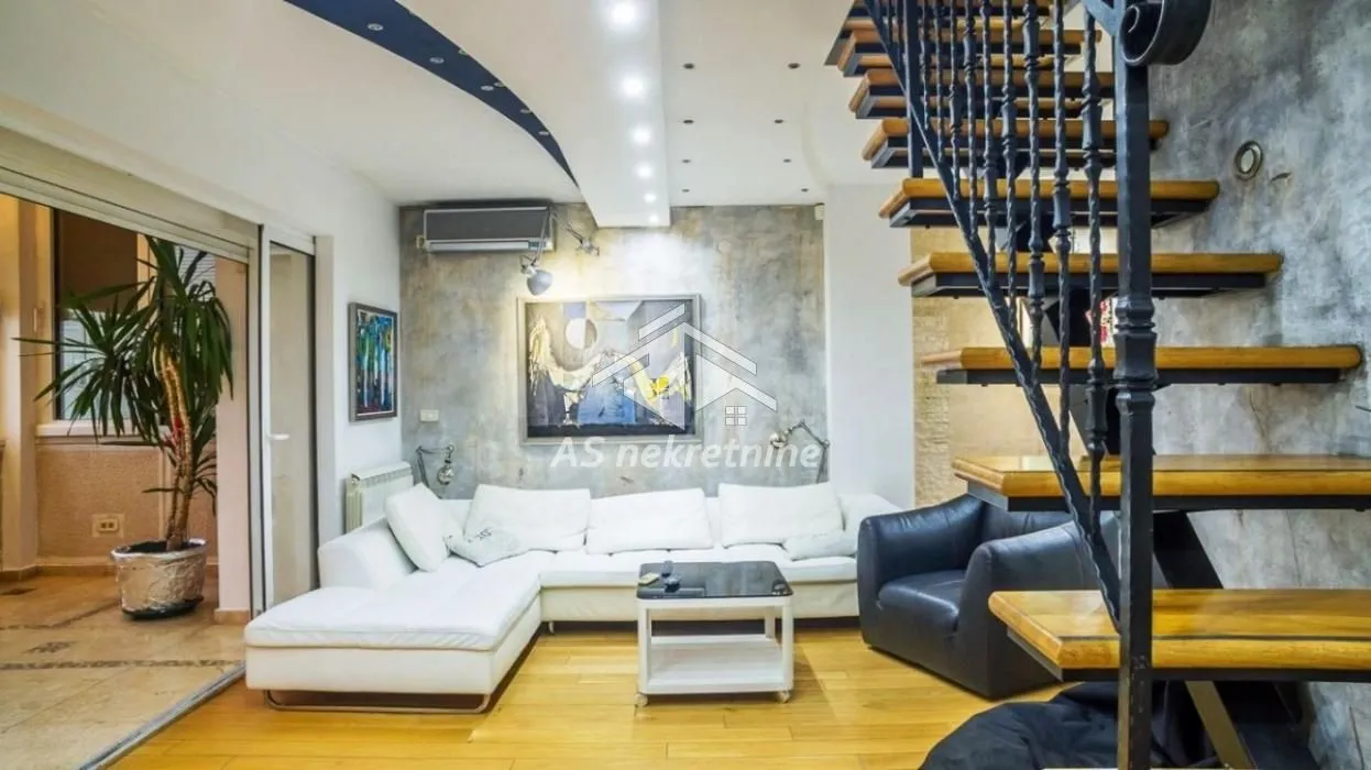 Izdavanje, četvorosoban stan, 140m², Đeram Pijaca, Beograd