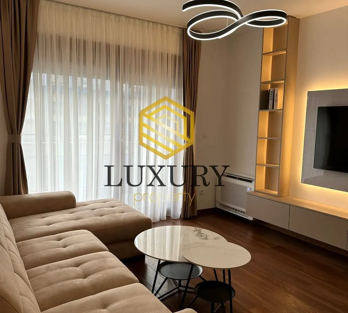 Izdavanje, dvosoban stan, 72m², Master Kvart, Podgorica