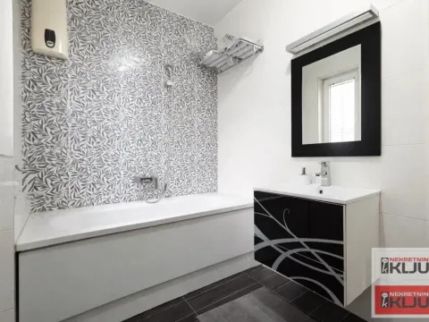 Prodaja, trosoban stan, 78m², Centar, Novi Sad - image 9