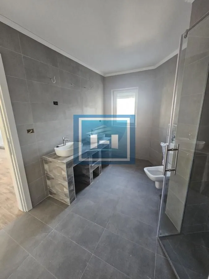 Prodaja, četvorosoban stan, 150m², Jagodnjak, Paraćin