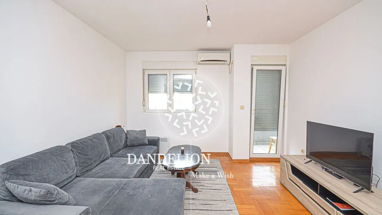 Izdavanje, jednosoban stan, 45m², Stari Aerodrom, Podgorica