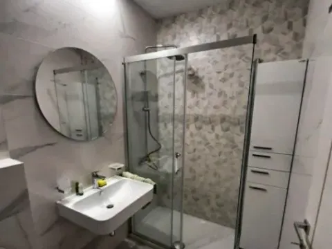 Izdavanje, jednosoban stan, 50m², Central Point, Podgorica - image 5