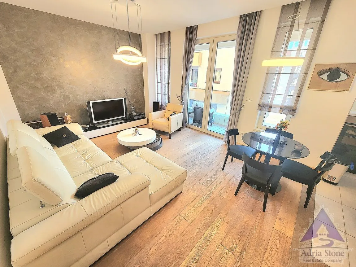 Rent, one bedroom apartment, 49m², Centar, Budva