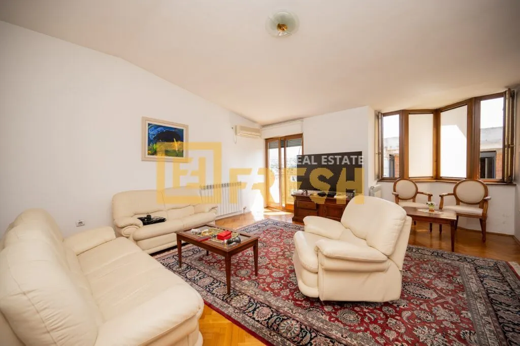 Izdavanje, trosoban stan, 140m², Gorica C, Podgorica