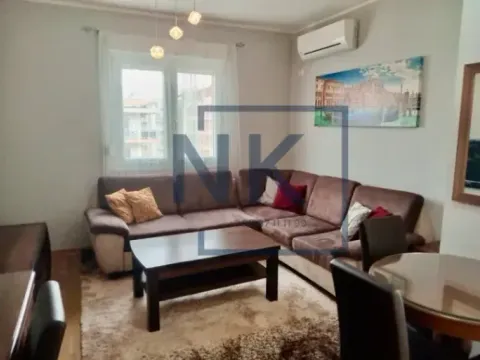 Izdavanje, jednosoban stan, 42m², City Kvart, Podgorica - image 1