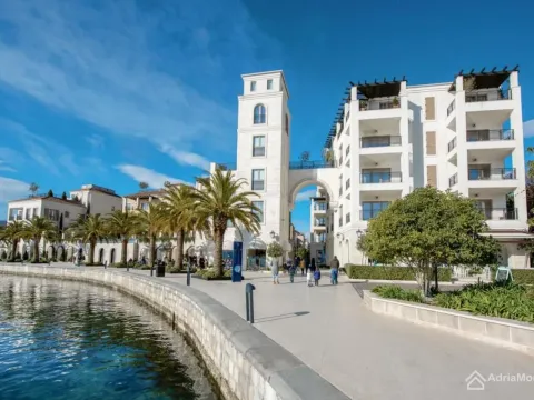 Prodaja, dvosoban stan, 115m², Porto Montenegro, Tivat - image 16