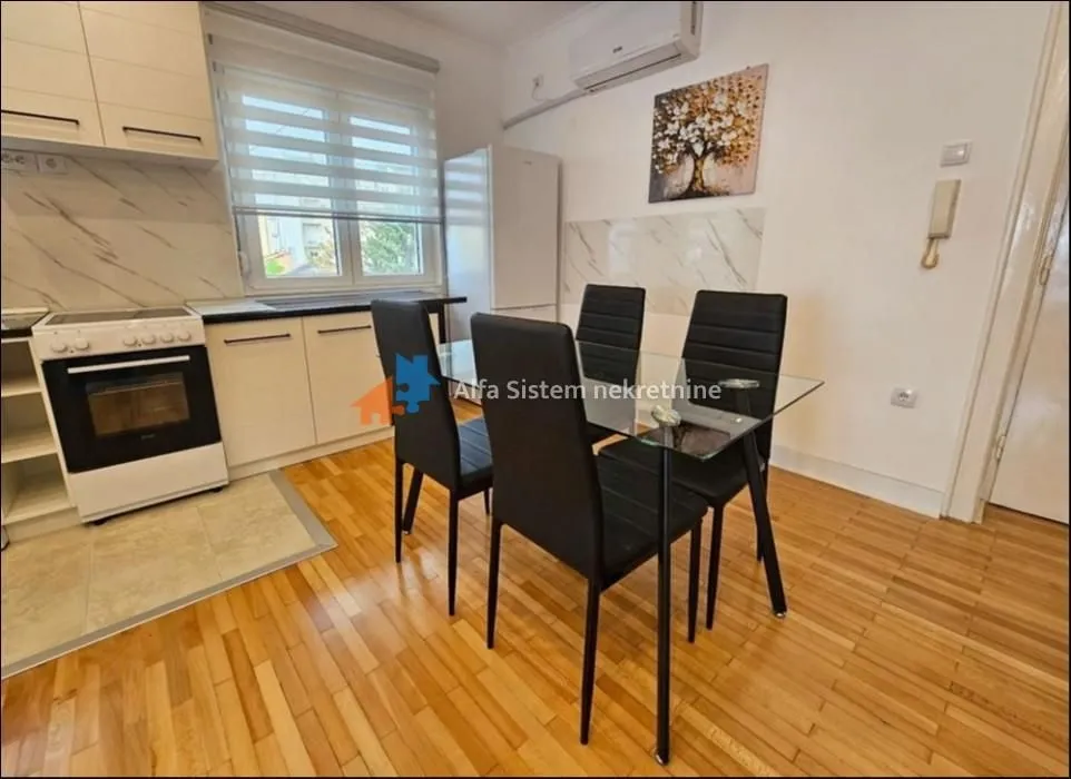 Rent, three bedroom apartment, 61m², Južni Bulevar, Vračar Sve Podlokacije