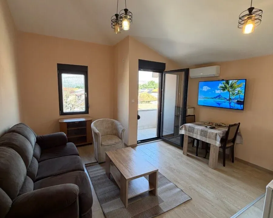 Izdavanje, jednosoban stan, 40m², Kruševac, Podgorica