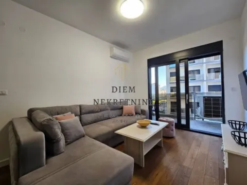 Izdavanje, dvosoban stan, 80m², Soho City, Bar - image 1