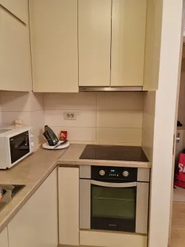 Izdavanje, jednosoban stan, 50m², City Kvart, Podgorica - image 6