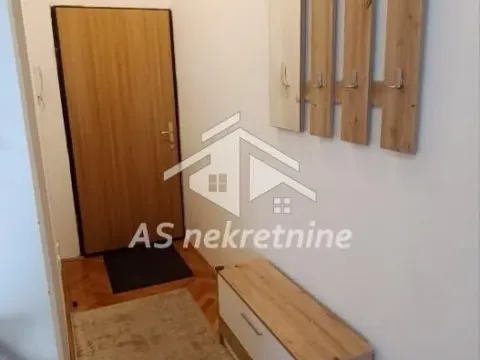 Izdavanje, trosoban stan, 80m², Savski Venac, Beograd - image 17