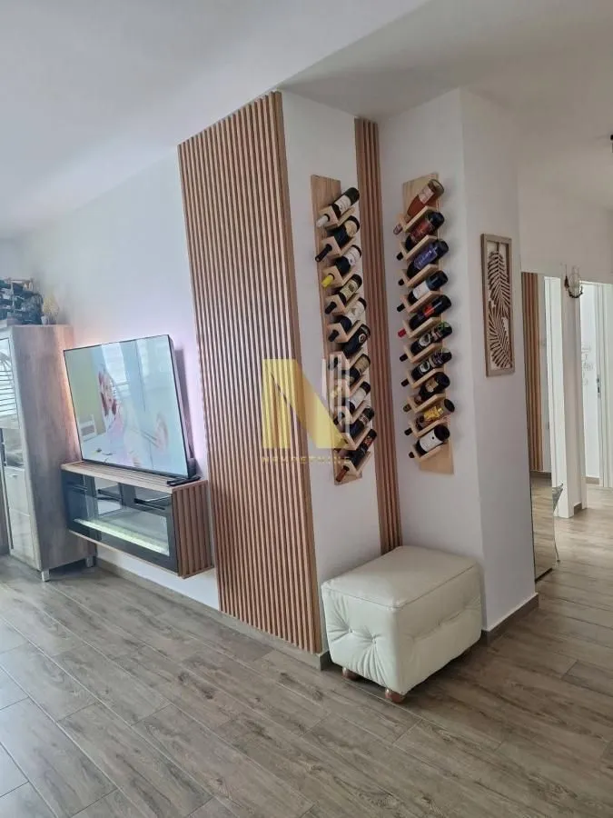 Prodaja, trosoban stan, 72m², Subotica, Srbija