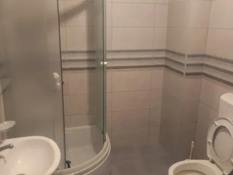 Izdavanje, trosoban stan, 72m², Tuški Put, Podgorica - image 8