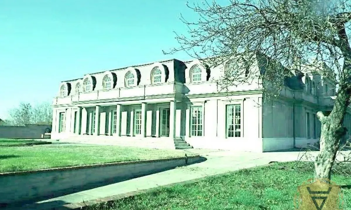 Izdavanje, kuća, 900m², Jajinci, Voždovac Sve Podlokacije