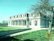 Izdavanje, kuća, 900m², Jajinci, Voždovac Sve Podlokacije - image 1