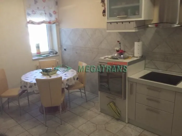 Rent, four bedroom apartment, 160m², Čenej, Novi Sad Sve Podlokacije